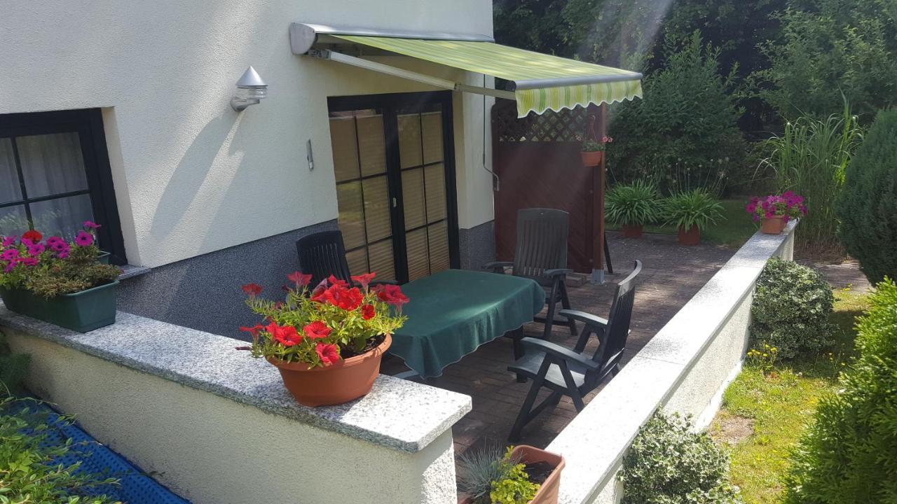 Ferienwohnung "Am Fechtertor- Eingang Zum Schlosspark" พุทบัส ภายนอก รูปภาพ