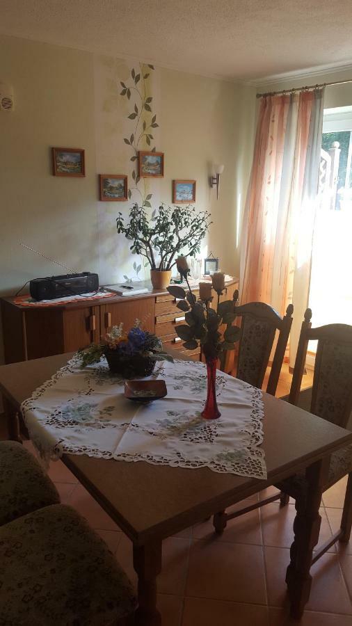 Ferienwohnung "Am Fechtertor- Eingang Zum Schlosspark" พุทบัส ภายนอก รูปภาพ